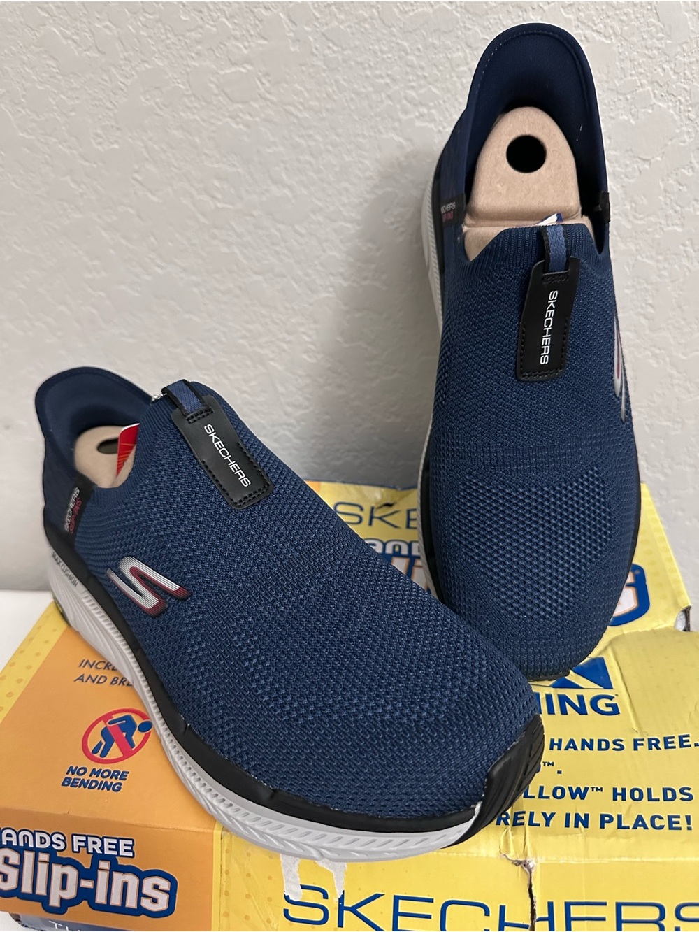 Skechers Men's Max Cushioning Premier 2.0 Slip-ins Sneakers Size 12 Navy